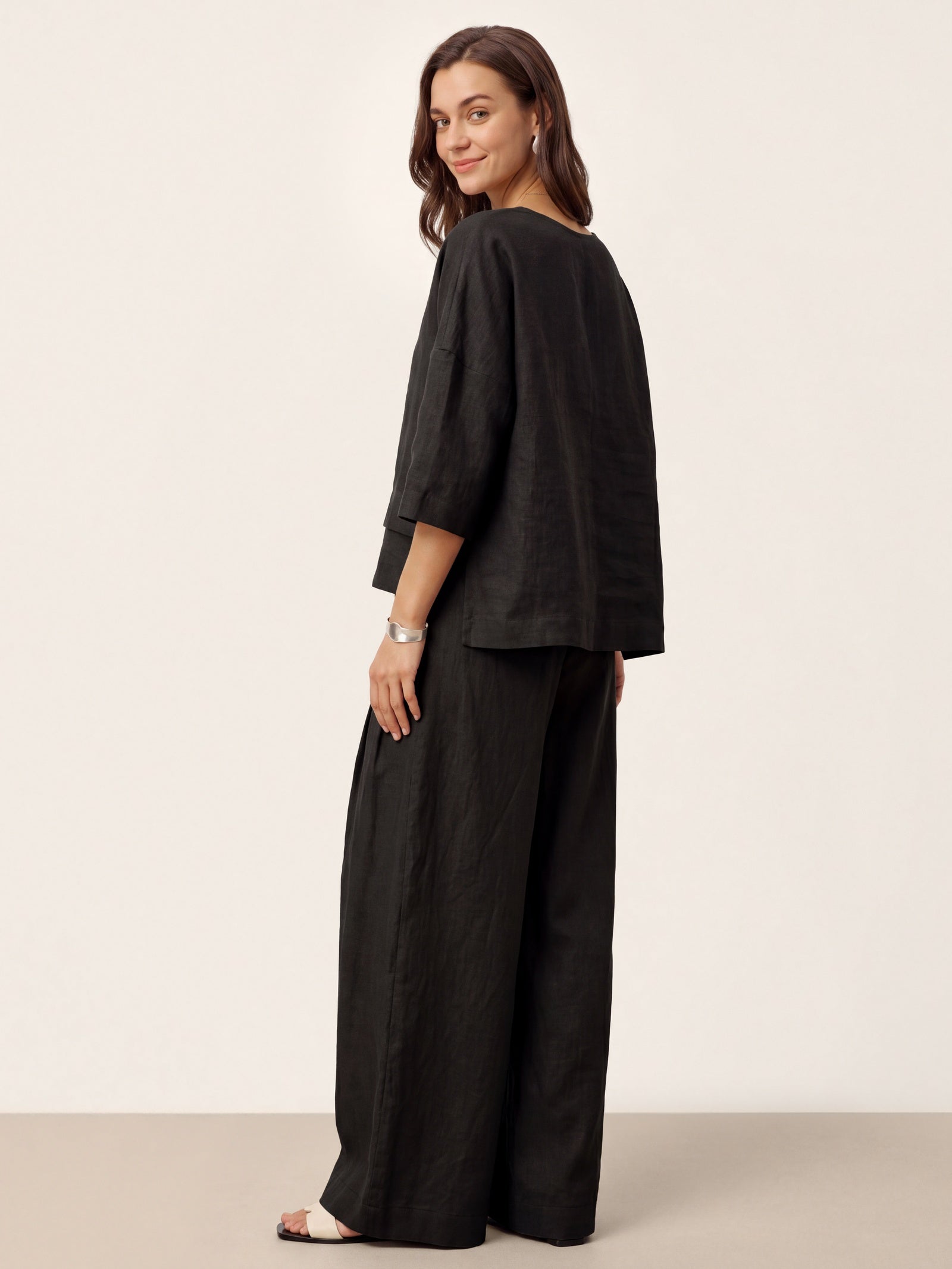 Viola Hørtop Dame – Drop Shoulder med Asymmetrisk Lag-kant