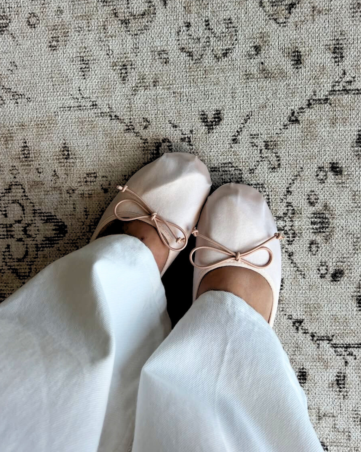 Satin Ballerina Sko Dame – Rund Snude i Blødt Satin