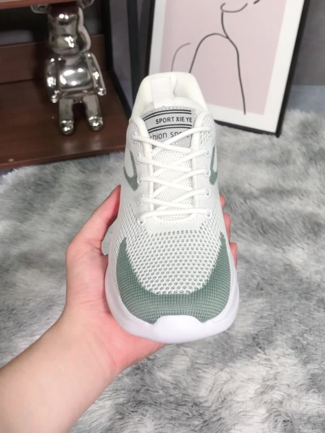 Sneakers Dame – Hvide Bløde Komfort Snøresneakers i Mesh