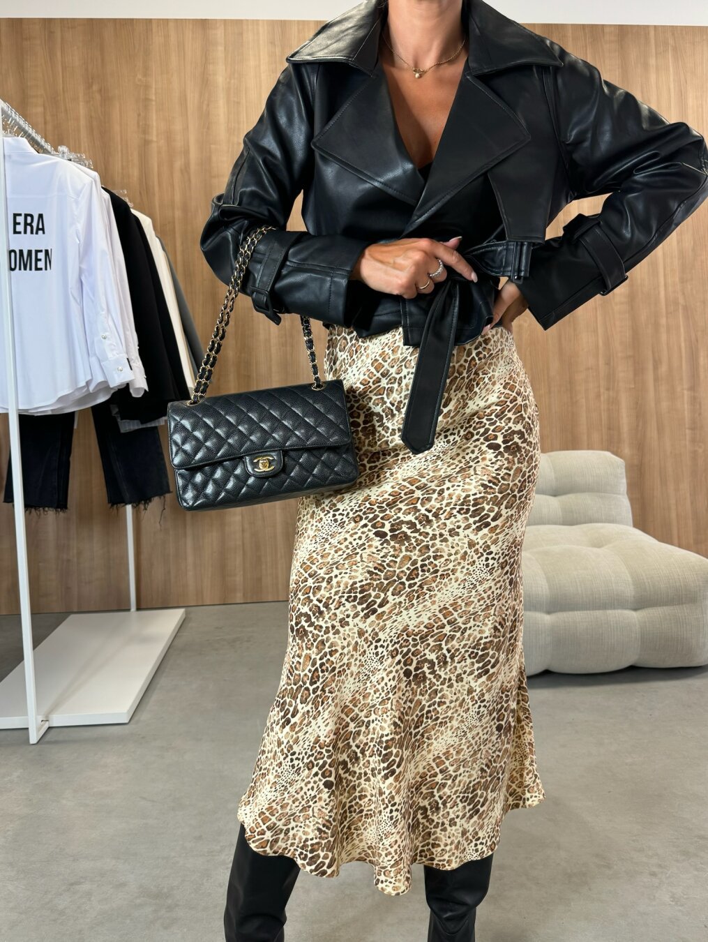 Elegant A-Line Midi Nederdel med Leopardprint og Flatterende Pasform | Komfortabel Stil til Hverdag og Aften 2