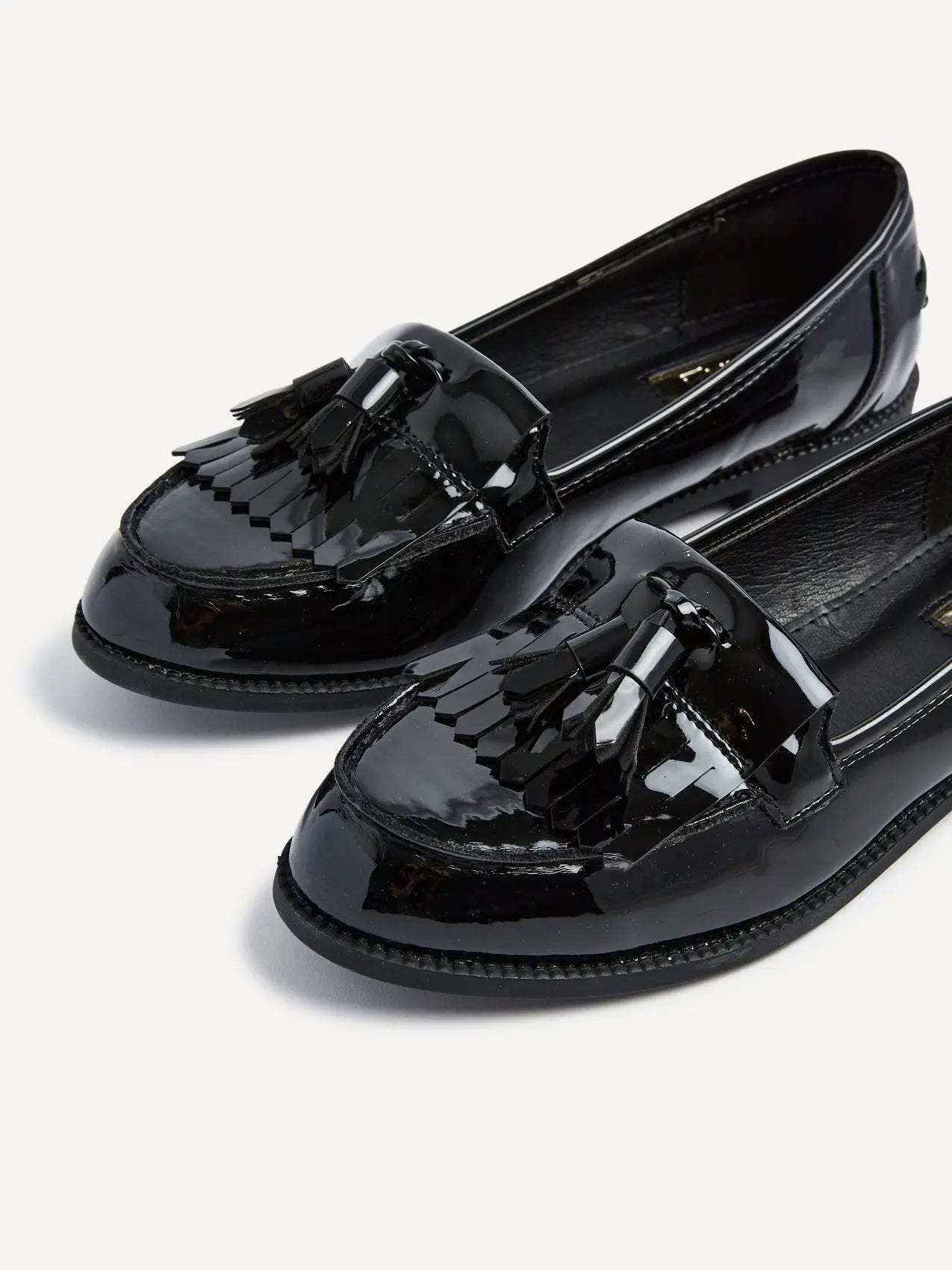 Elegant Slip-On Loafers til Dame med Kvast Detalje | Komfortable Hverdagsko i Sort Lak Finish 5