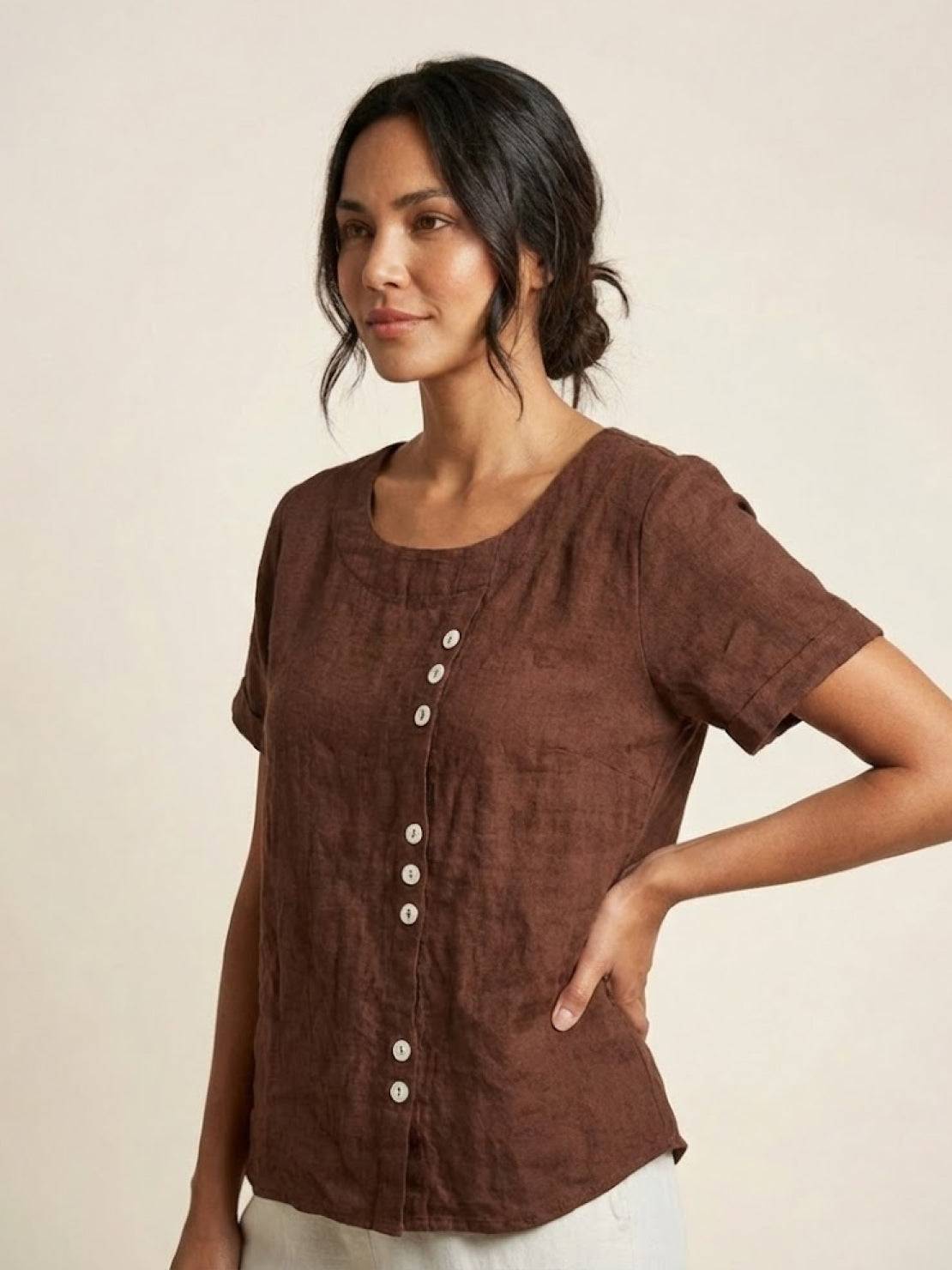 Linned Top Dame med Knapper – Løs Bluse med Korte Ærmer