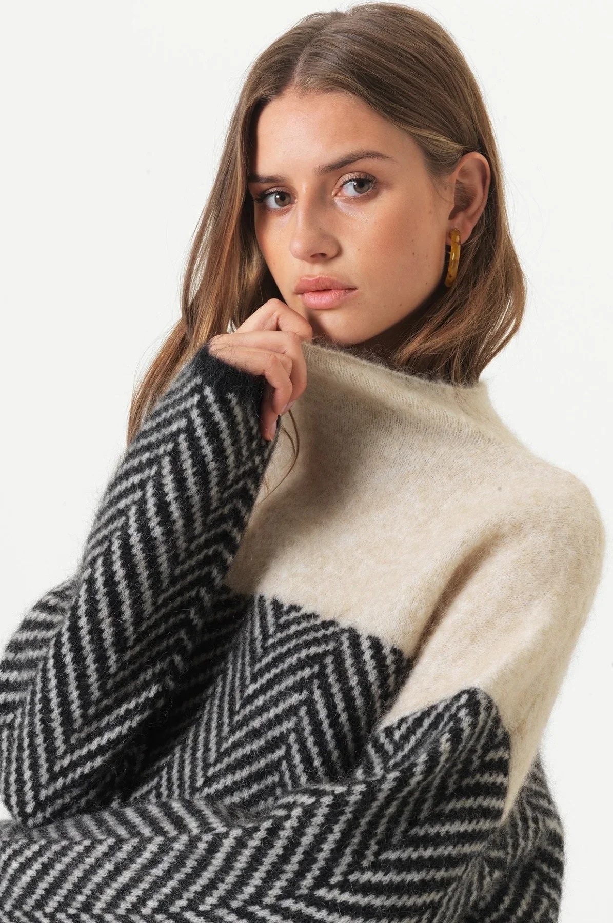 Women's Cashmere Chevron Turtleneck Jumper – Relaxed Knit