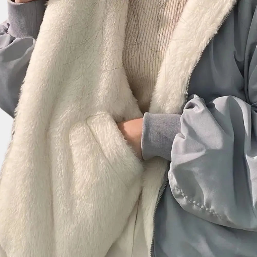 Vinterjakke til kvinder – kort jakke med hætte og varm foring