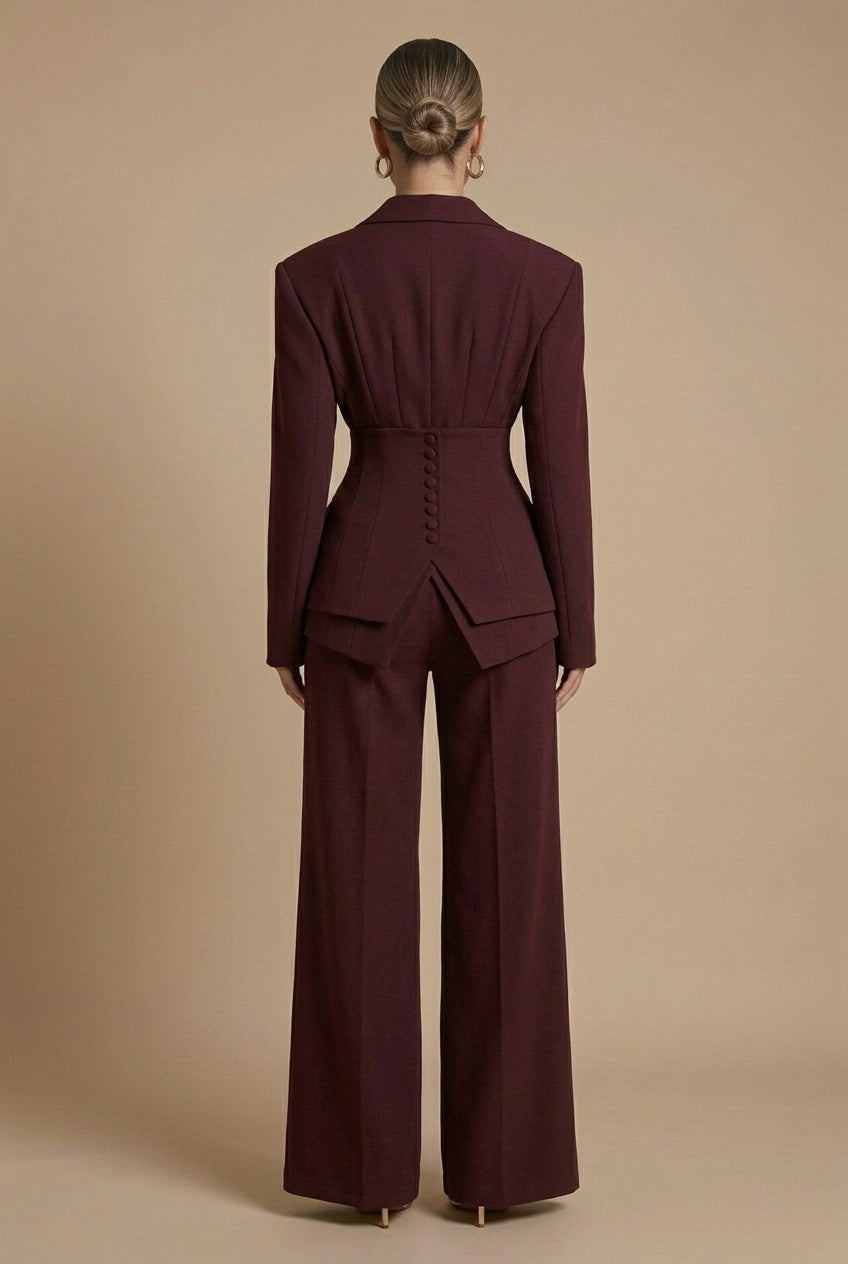 Vera | Skræddersyet Jakkesæt Dame med Peaked Lapel & Vide Bukser | Elegant Look til Kontor og Aften Events 2