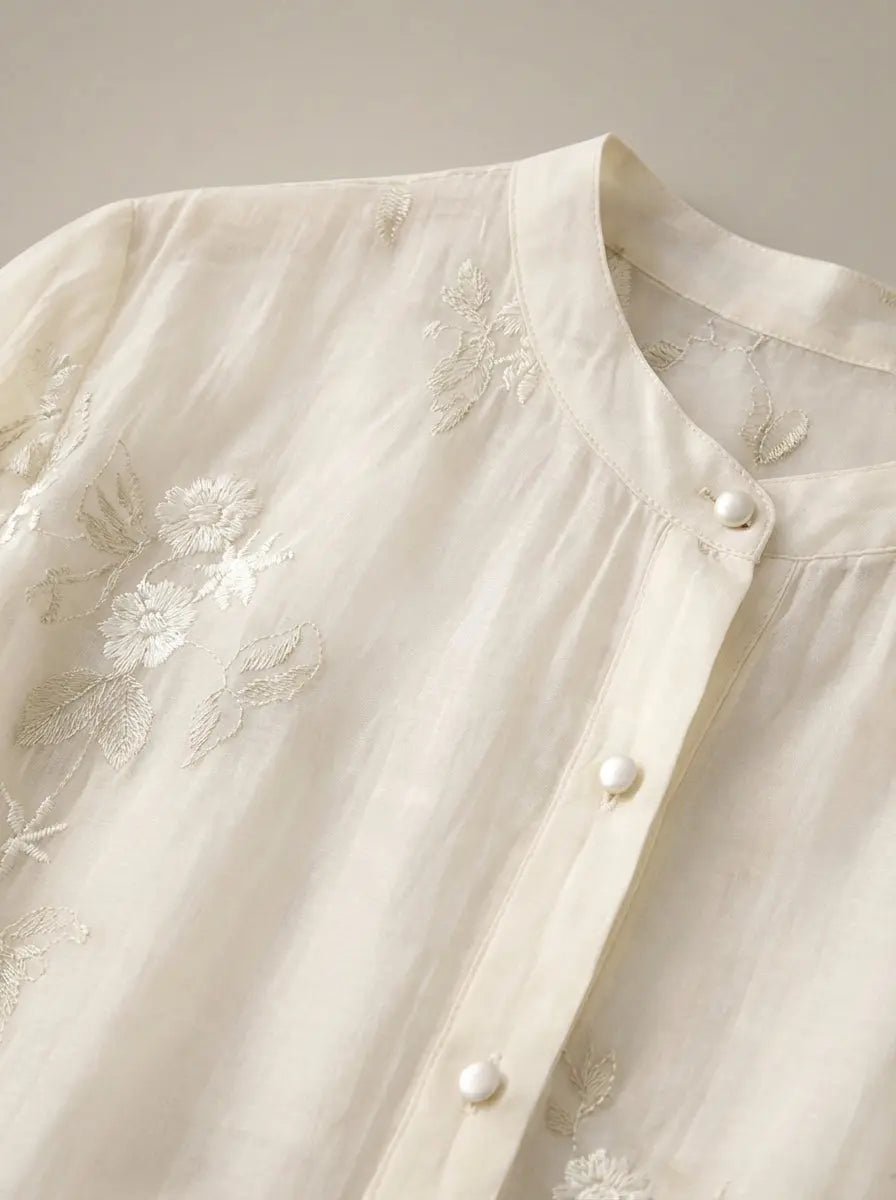 Alba | Bluse Dame med 3/4 Ærmer & Smock Detalje | Let Sommerbluse til Komfort og Stil 10