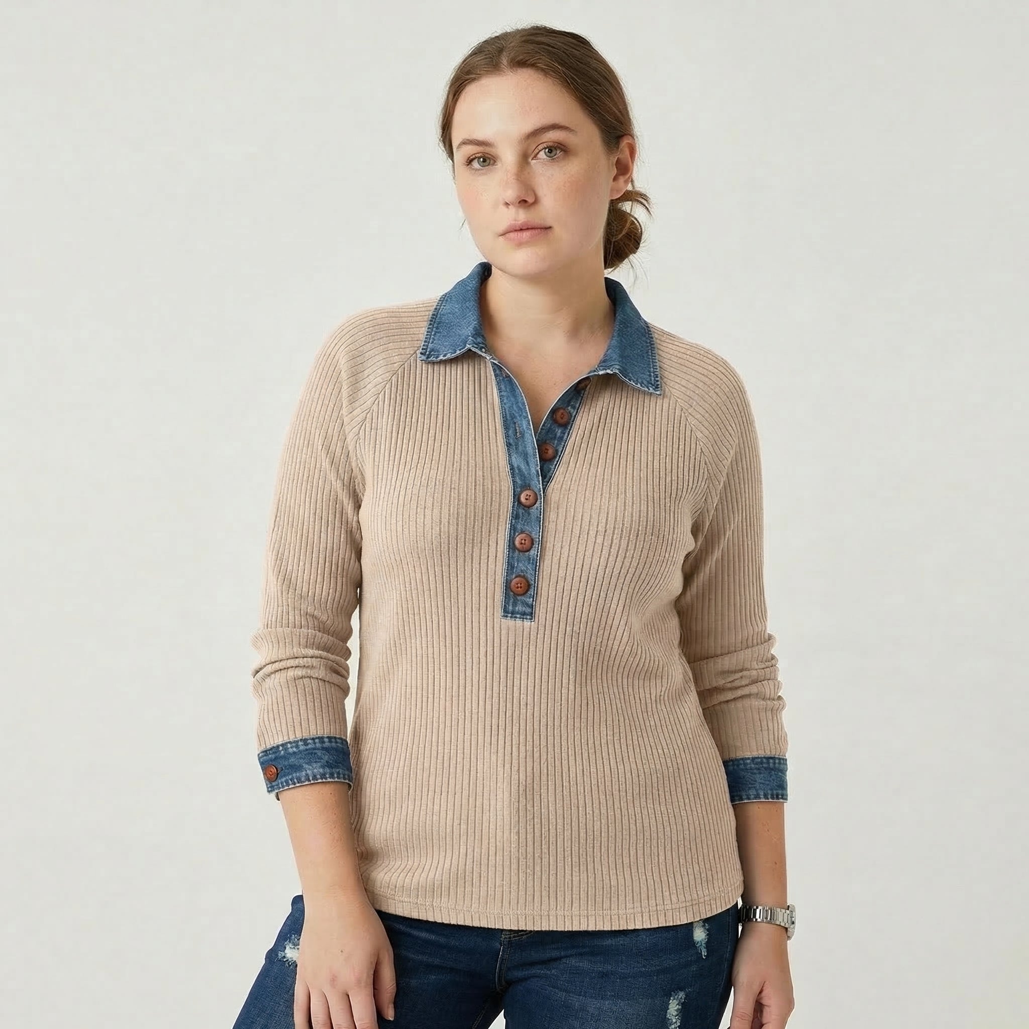 Lioré Striktop Dame – Ribstrik med Denimdetalje og Knapper