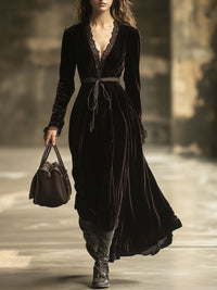 Vivienne Brun Velourskjole Dame – V-hals med Blonde, Maxi