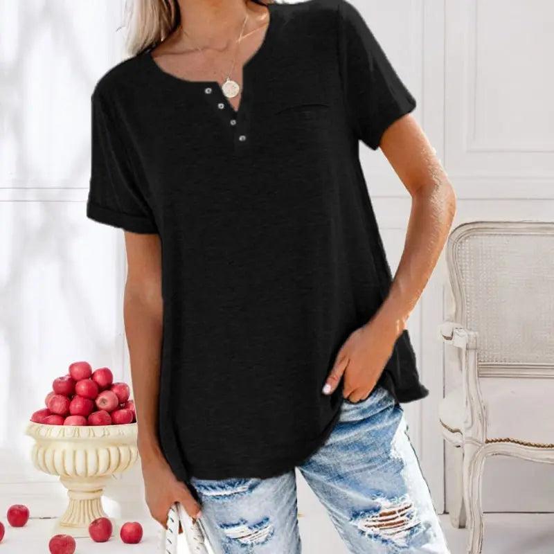 Astrid T-shirt Dame med Knaplukning – Brystlomme i Bomuld Panorla