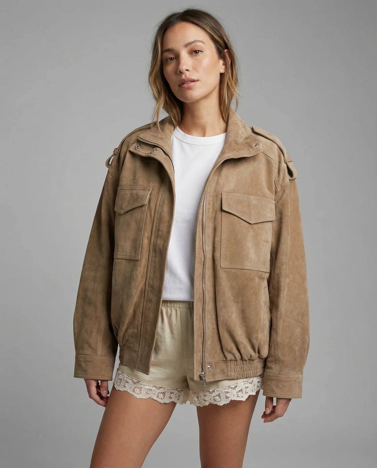 Asta | Bomber Jakke Dame med Opretstående Krave & Fuld Lynlås | Relaxed Fit i Khaki 1