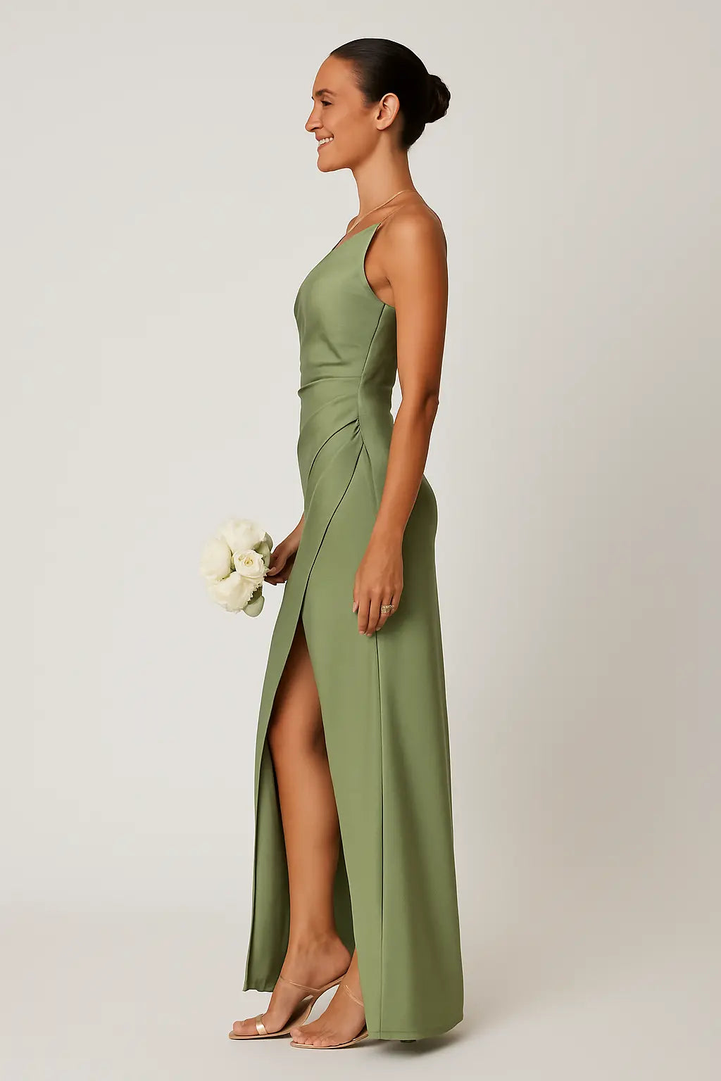 Hedda Grøn Maxi Kjole Dame One Shoulder – Satinlook med Slids Panorla