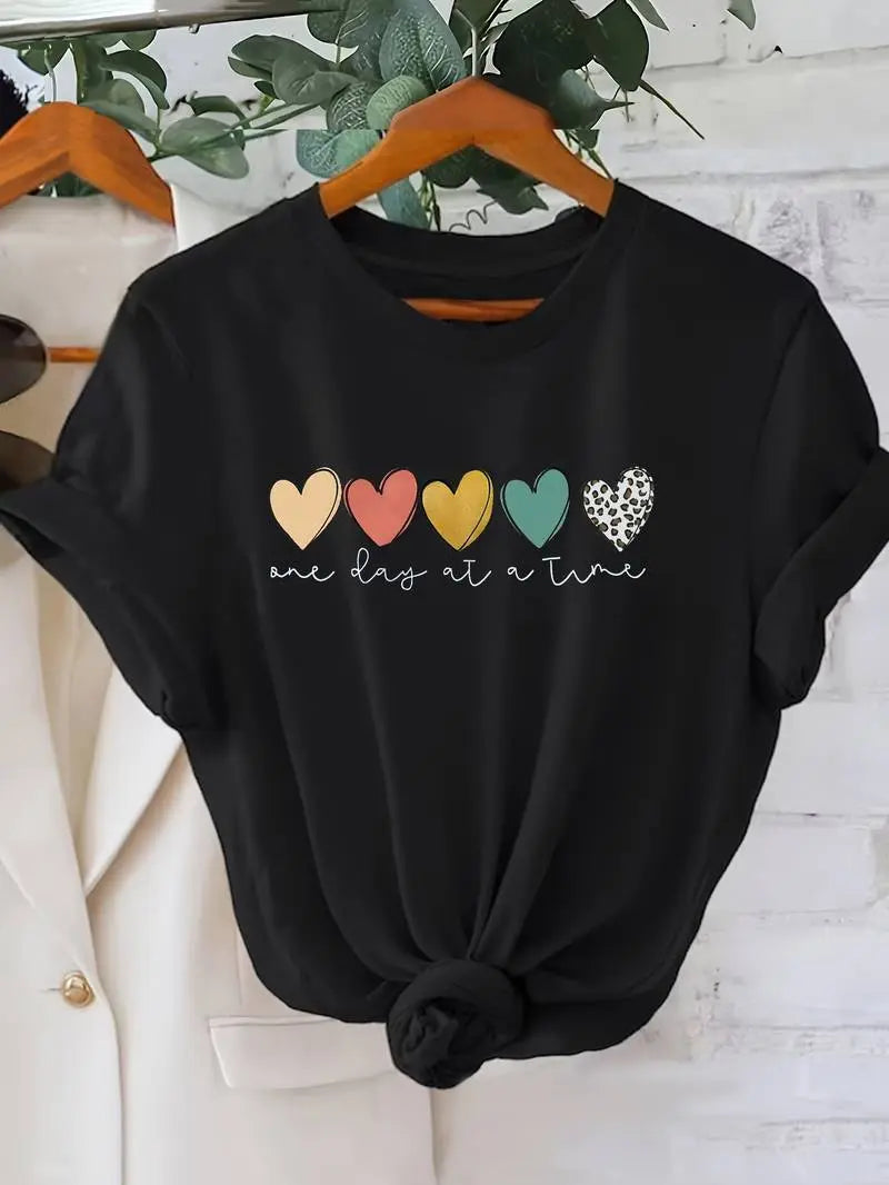 Selma T-shirt Dame med Hjerteprint – Løs Pasform i Bomuld  Panorla