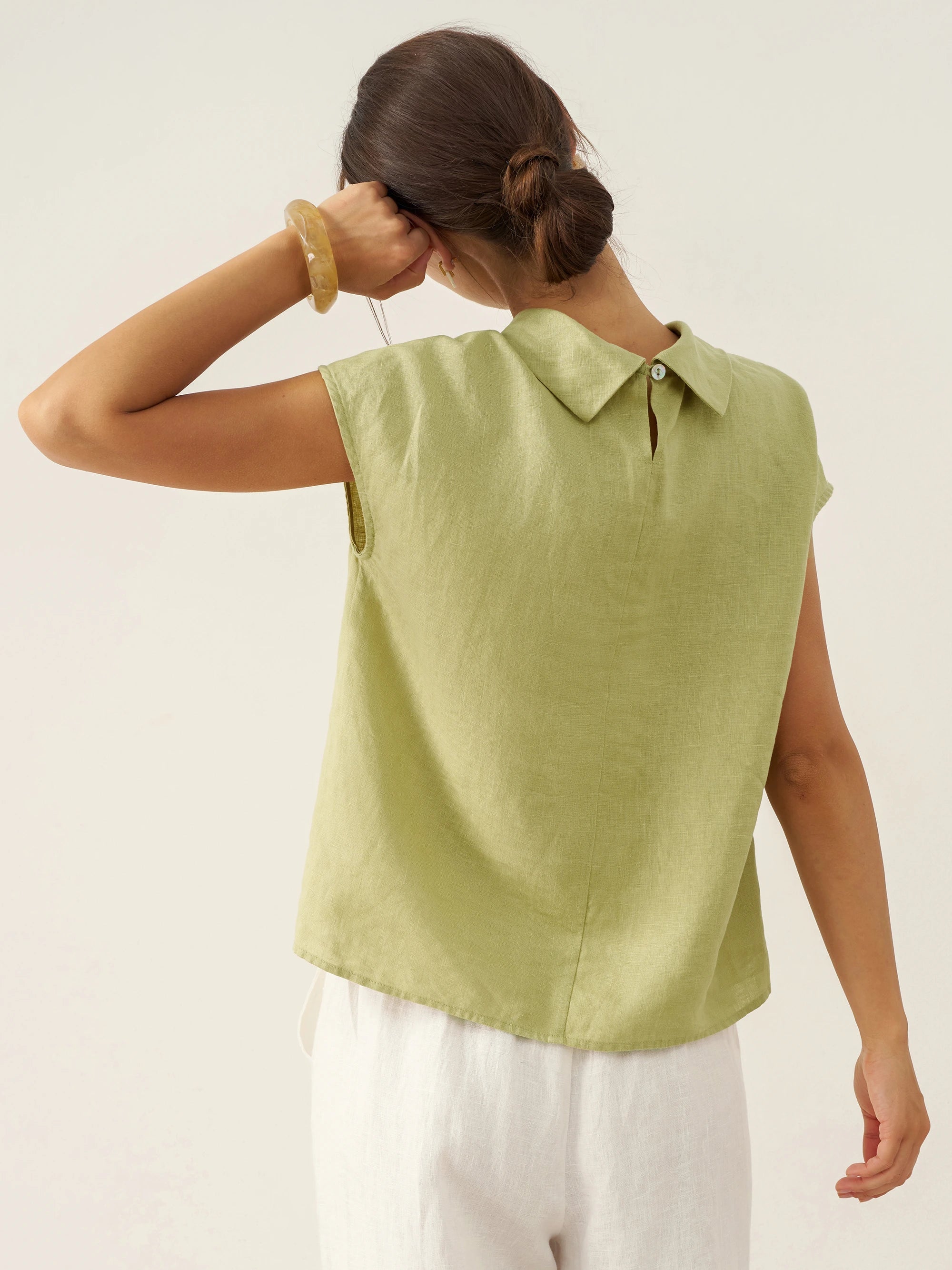Yvonne Hørtop Dame – Cap Sleeve med Blød Kravefold i 100% Hør