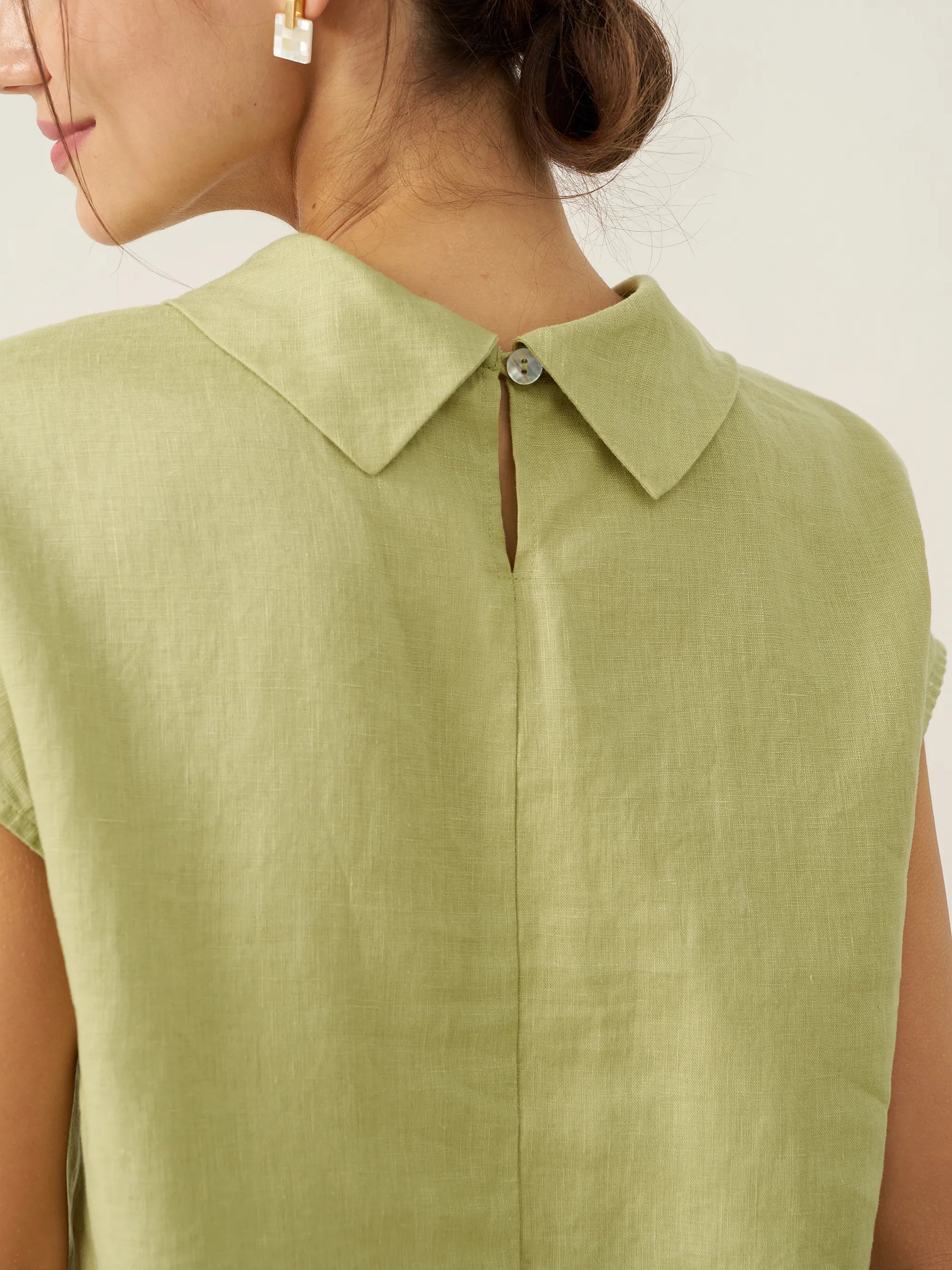 Yvonne Hørtop Dame – Cap Sleeve med Blød Kravefold i 100% Hør