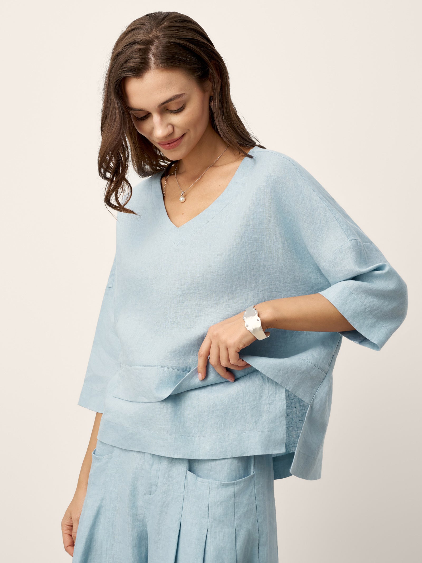 Viola Hørtop Dame – Drop Shoulder med Asymmetrisk Lag-kant