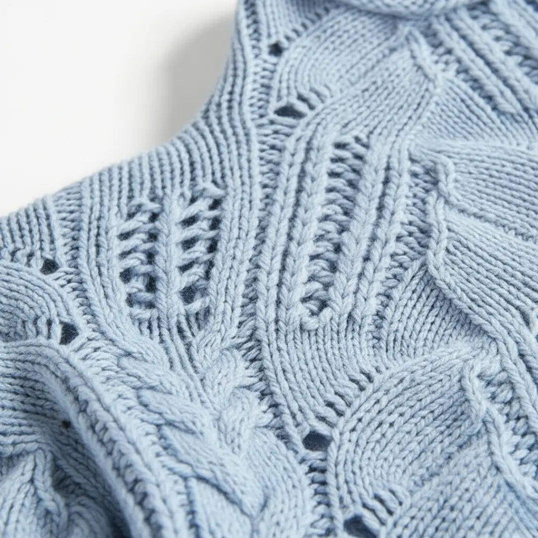 Laura | Sweater Dame – Polyesterstrik, Rullekrave & Blød Varm Komfort