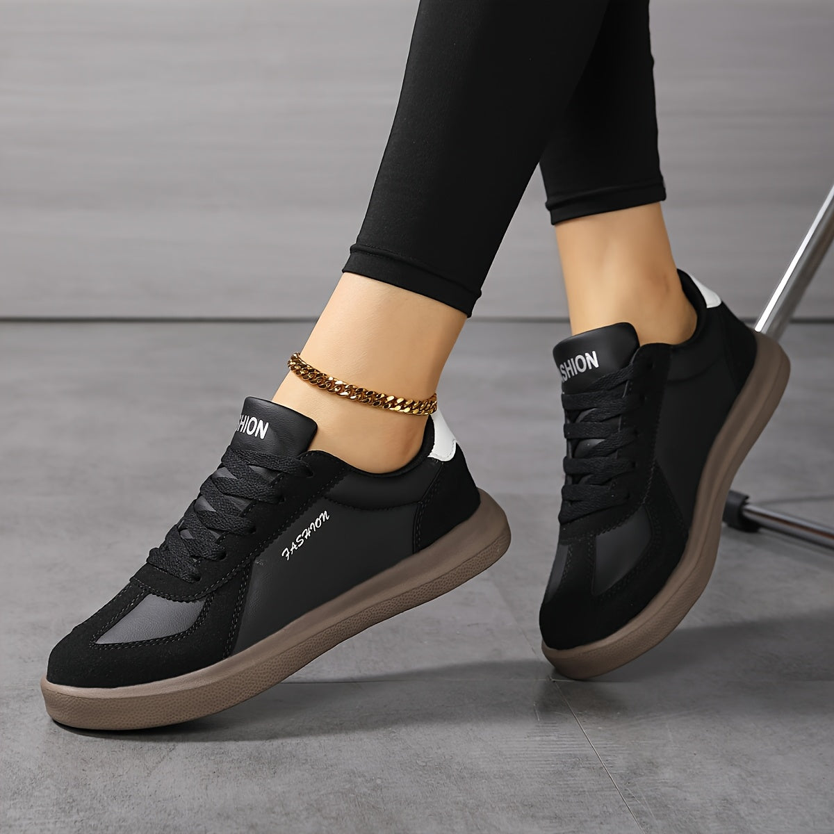 Sneakers Dame – Bløde Low-Top Snøresneakers med Rund Tå