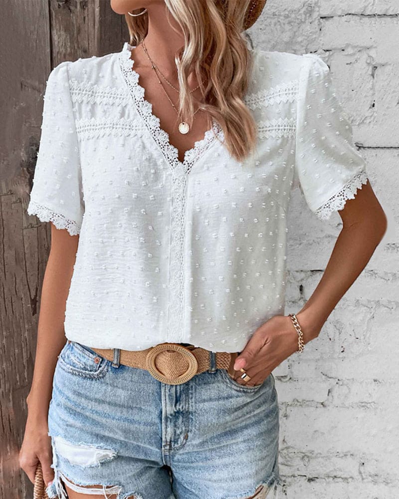 Boho Bluse Dame V-hals – Blondekant Swiss Dot Sommerbluse