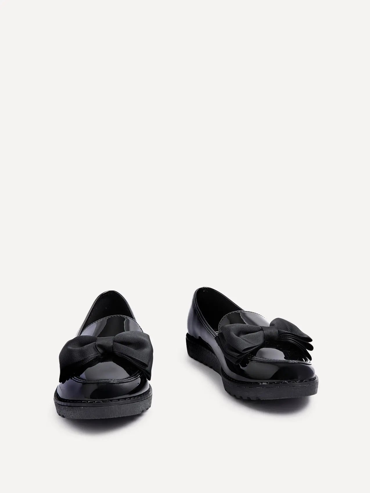 Elegant Slip-On Loafers i Sort Lak med Stofbow Detalje | Komfortabel Hverdagssko til Kvinder 3