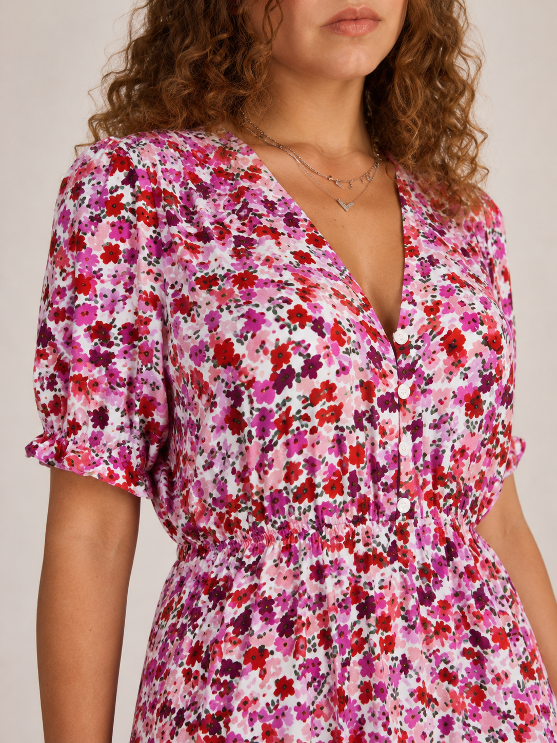 Blomstret Maxikjole Dame – V-Hals med Knapper Fortil