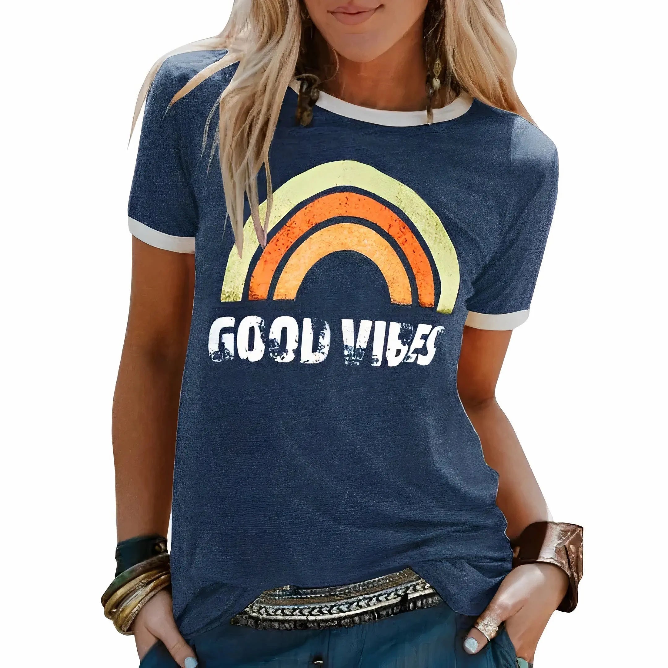 Frida T-shirt Dame med Retro Print – Bomuld med Kontrastkant  Panorla