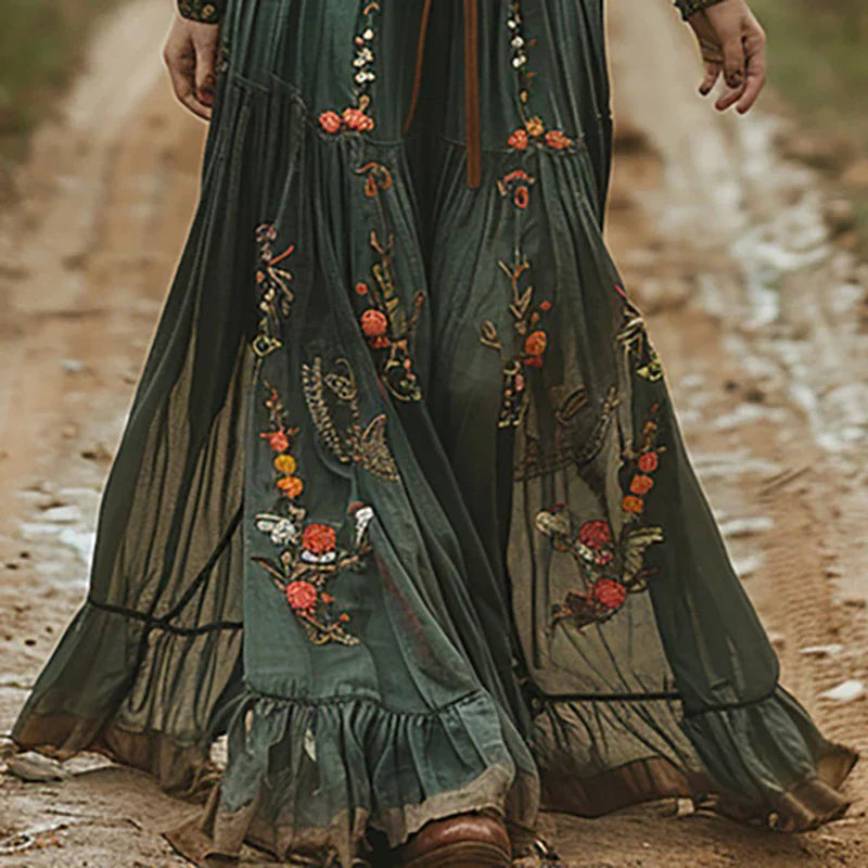 Selvara | Maxikjole med Lange Ærmer i Blomsterprint | Plisseret Design til Romantiske Anledninger 3