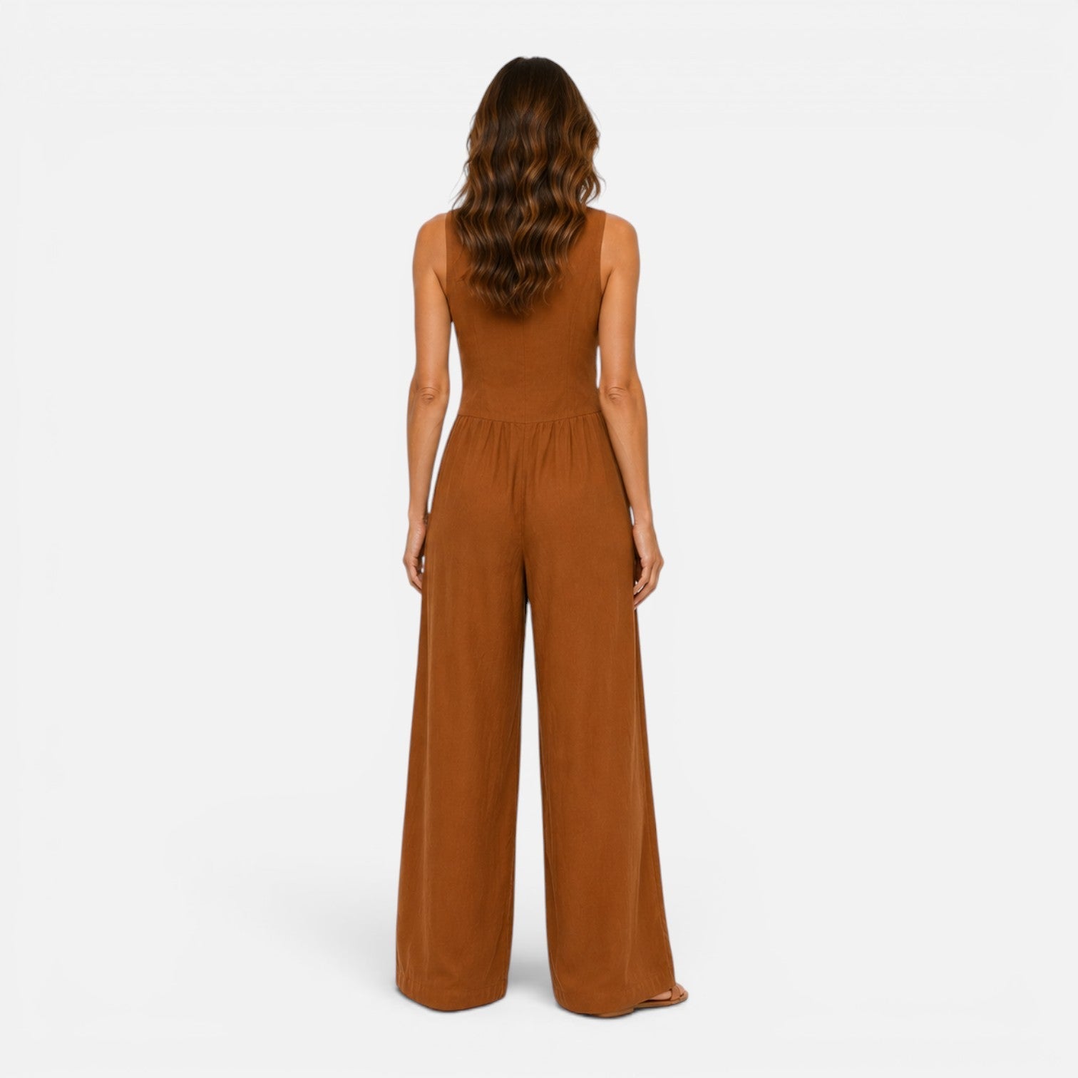 Astrid | Buksedragt Dame med V-hals og Vide Bukseben | Komfortabel One-Piece til Sommer 3