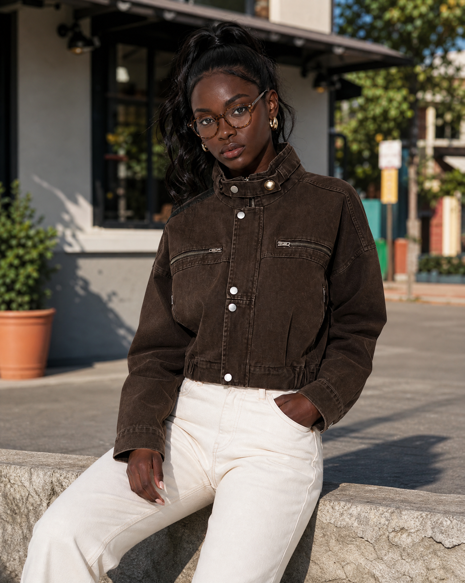 Mille | Cropped Denim Jakke Dame med Lynlås og Struktureret Snit | Varm Brun Cowboy Jakke til Forår og Sommer 4