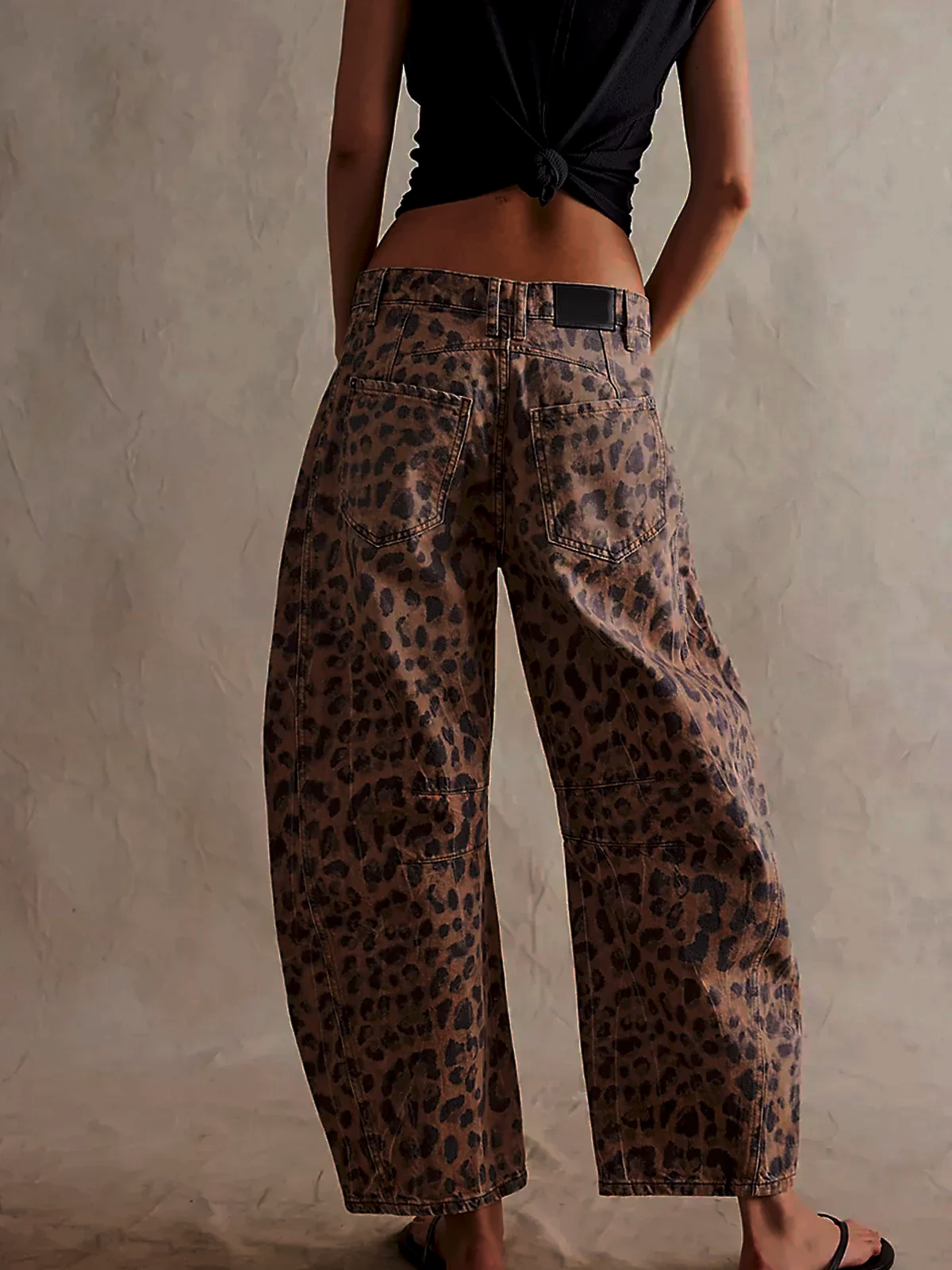 Leilani Barrel Jeans Dame – Leopardprint med Høj Talje