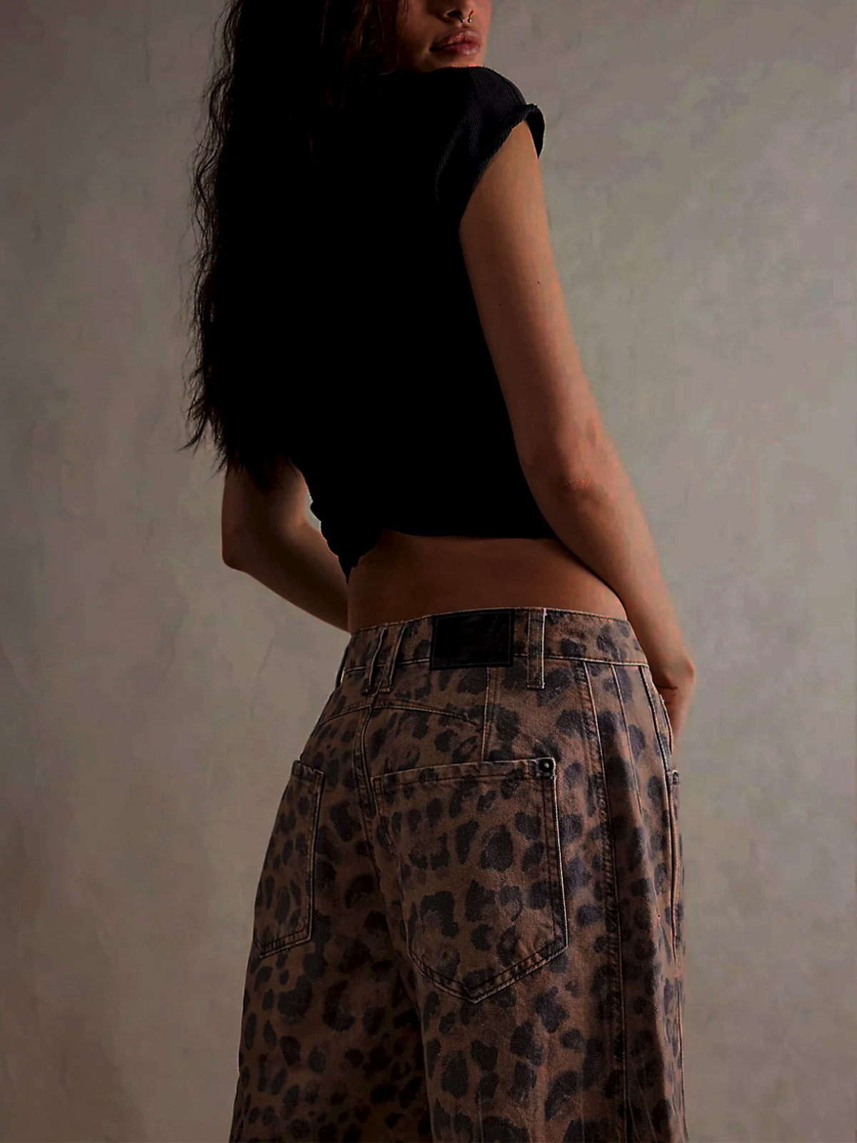 Leilani Barrel Jeans Dame – Leopardprint med Høj Talje