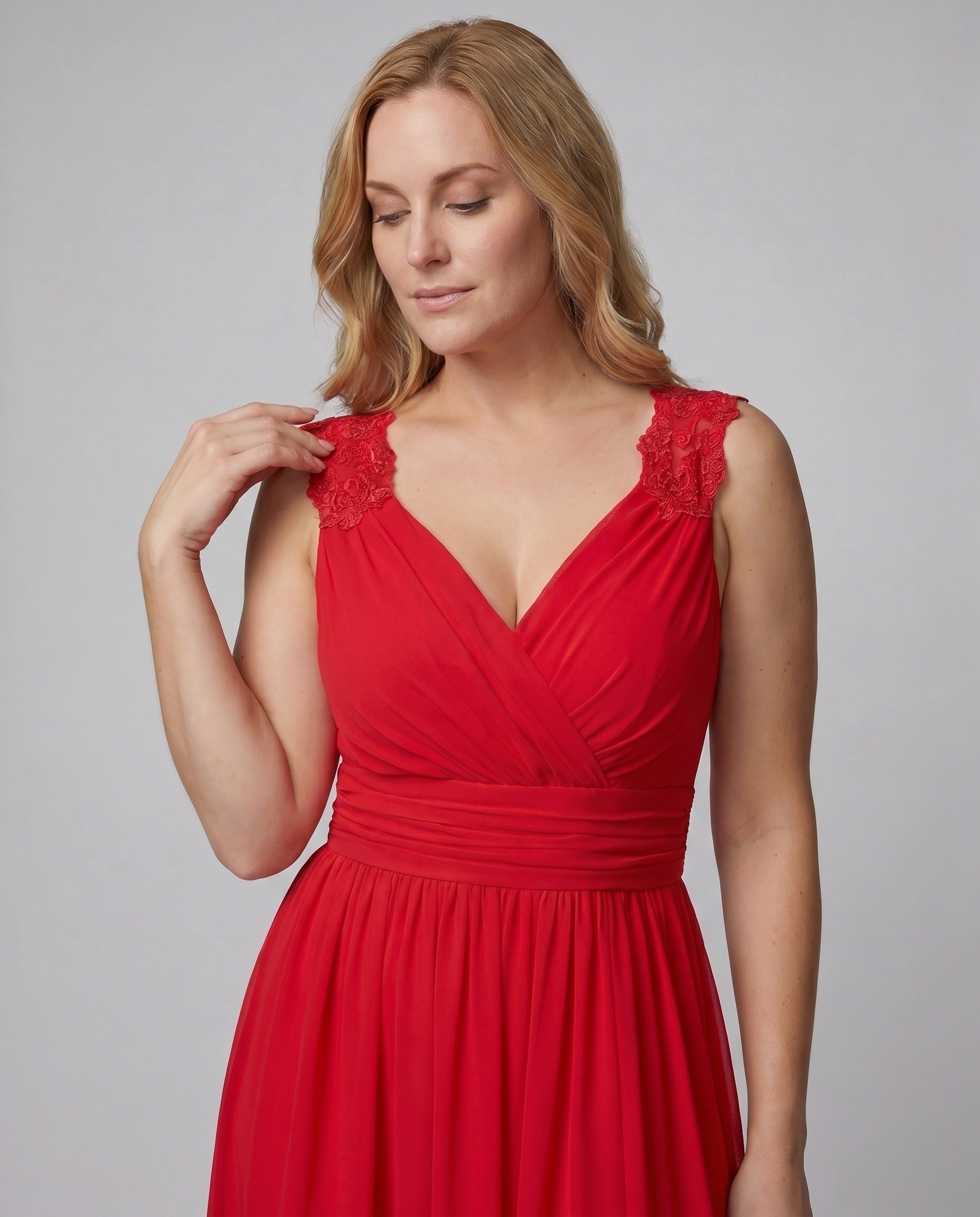 Elegant Aftenkjole | Dyb V-Hals Wrap-Kjole med Høj Sideslids | Åndbar Polyester-Bomuldsblanding til Sommerfester 2