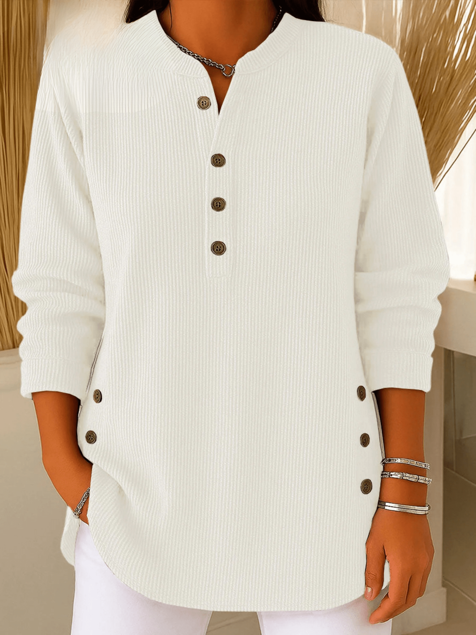 Ella Ribstrik Tunika Dame – Lang Model med Henley og Knapper