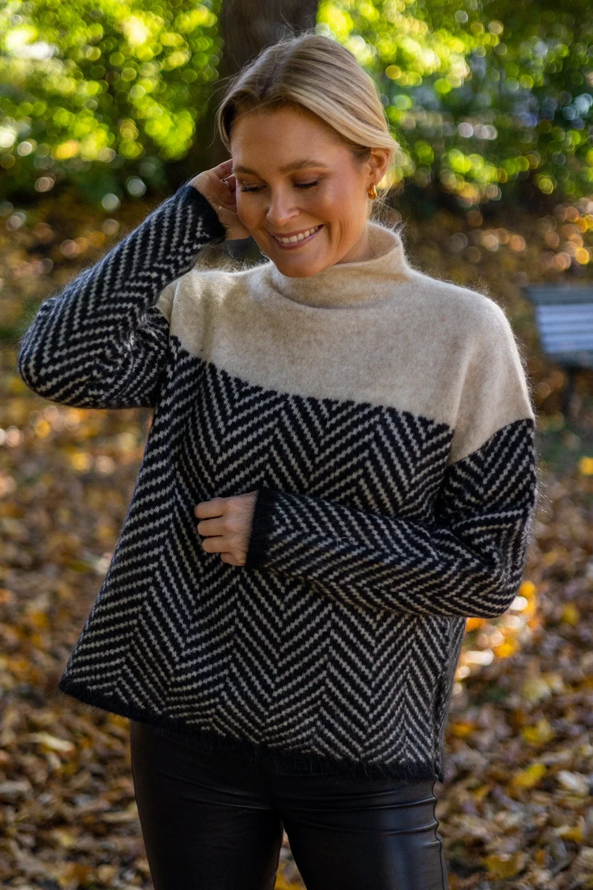 Women's Cashmere Chevron Turtleneck Jumper – Relaxed Knit