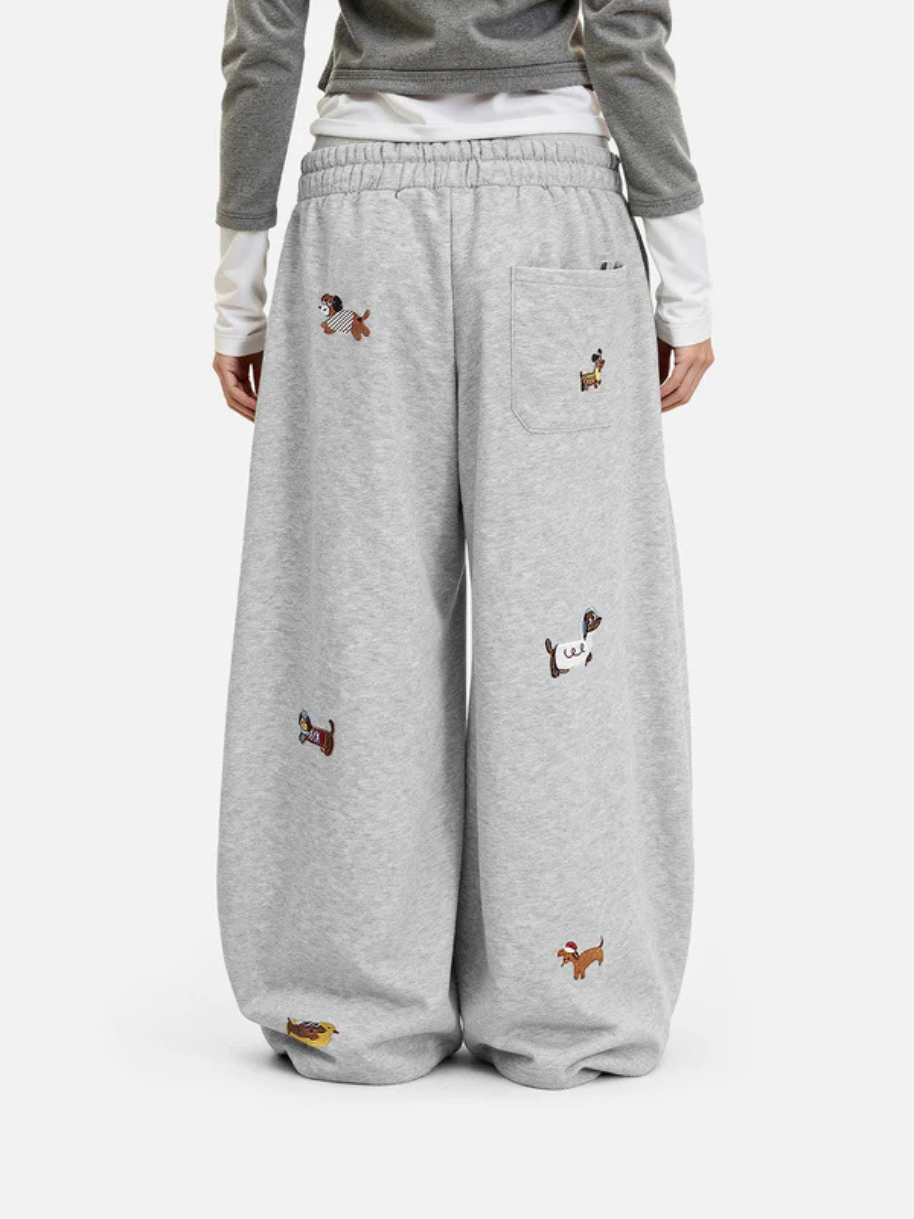 Nora Barrel Sweatpants Dame – Høj Talje med Broderet Hund