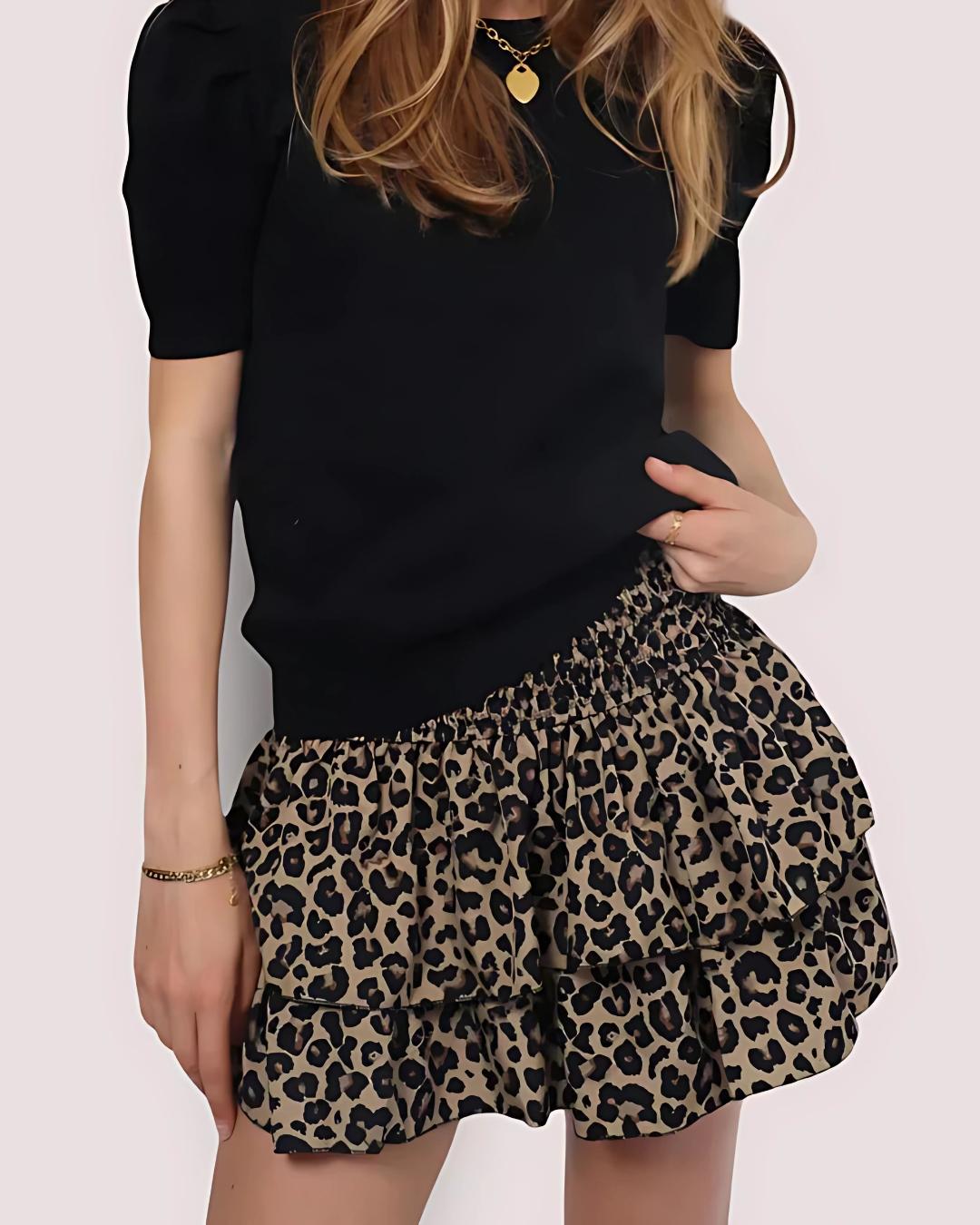 Kort Flæsenederdel med Smocktalje | Let og Åndbar Sommerstil til Komfortable Dage 4