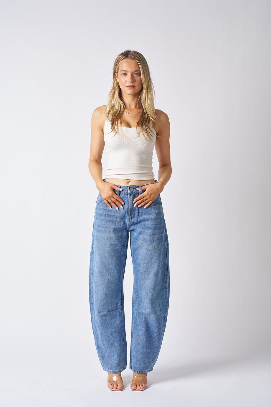 Astrid Barrel Leg Jeans Dame – Høj Talje i 100% Bomuld