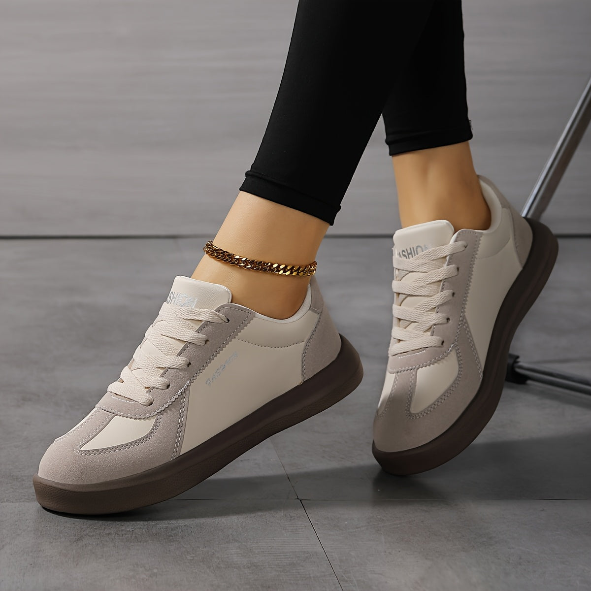 Sneakers Dame – Bløde Low-Top Snøresneakers med Rund Tå