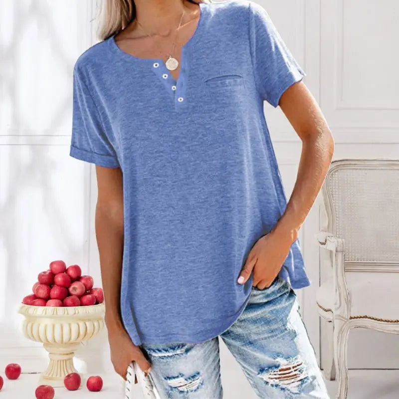 Astrid T-shirt Dame med Knaplukning – Brystlomme i Bomuld  Panorla