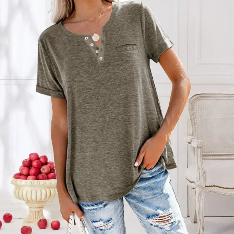Astrid T-shirt Dame med Knaplukning – Brystlomme i Bomuld  Panorla