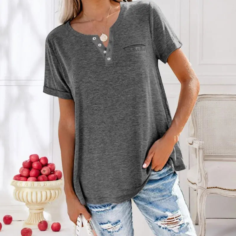 Astrid T-shirt Dame med Knaplukning – Brystlomme i Bomuld  Panorla