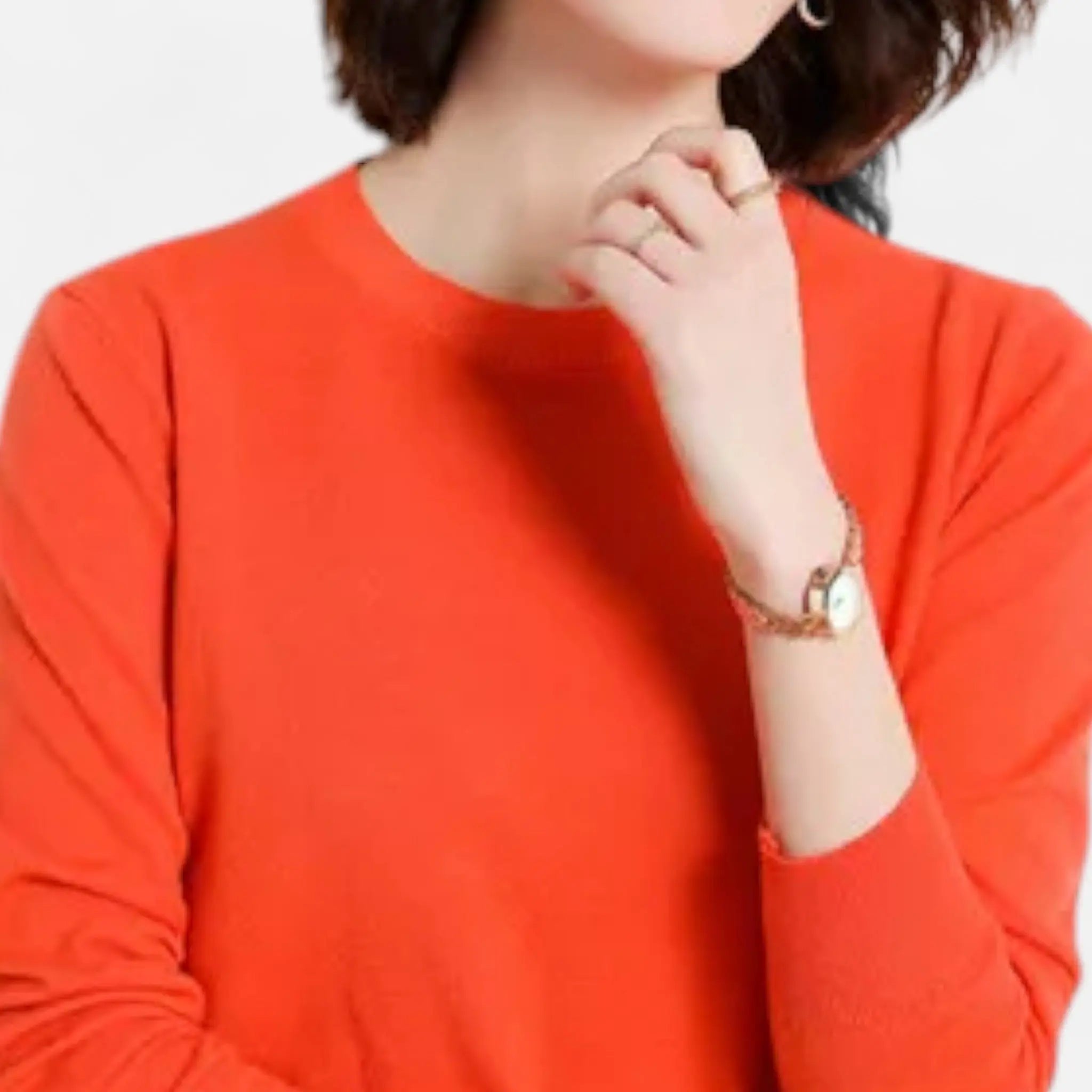 Blød O-hals striktrøje til kvinder – varm og tidløs komfort