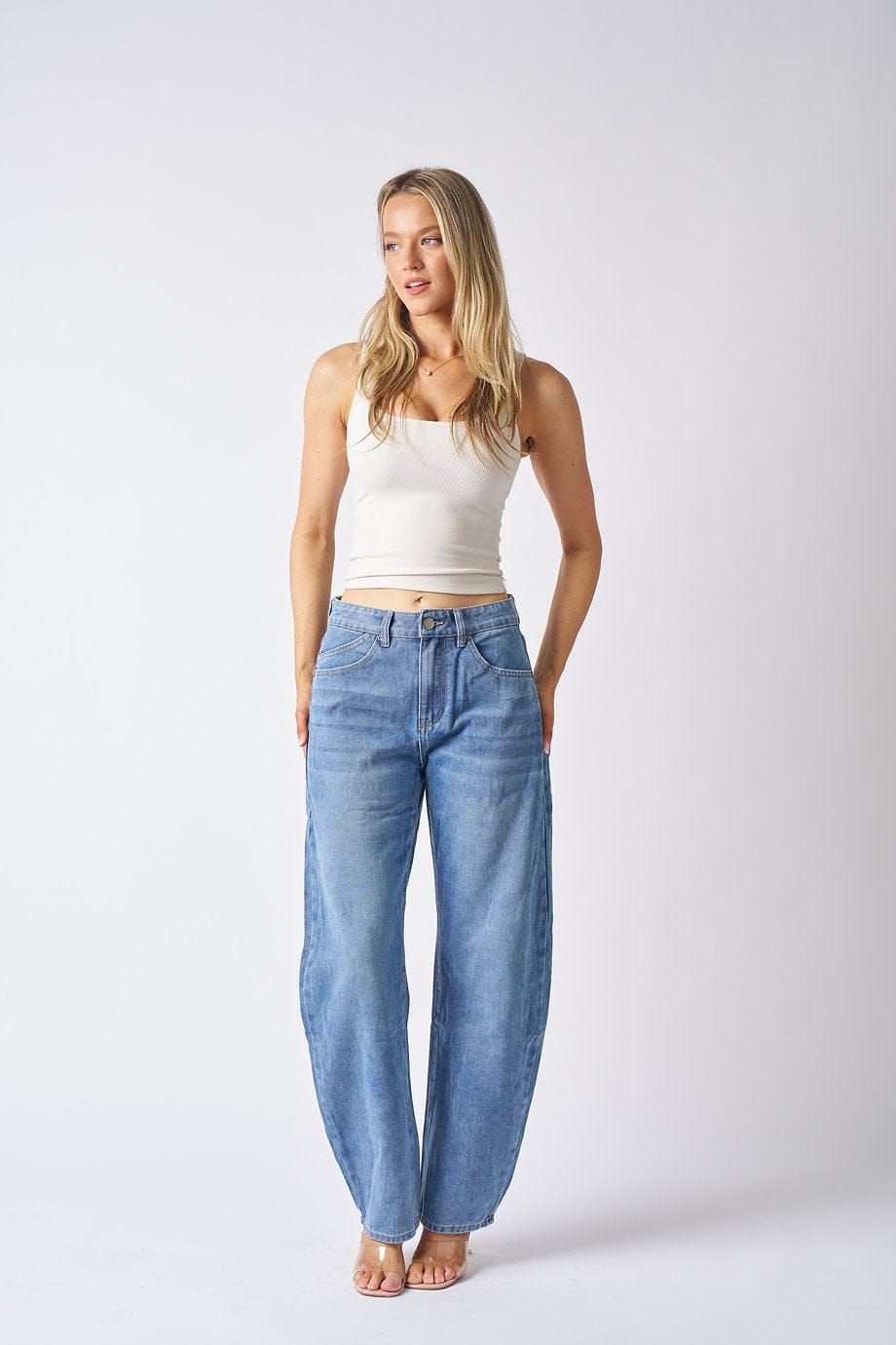 Astrid Barrel Leg Jeans Dame – Høj Talje i 100% Bomuld