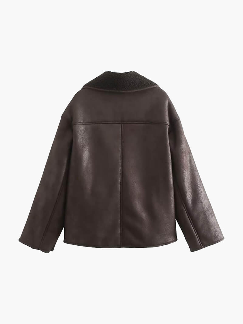 Trine | Cropped Biker Jakke i Brunt Kunstlæder med Asymmetrisk Lynlås | Fitted Design til Forår og Efterår 4